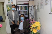 گرامیداشت و تجلیل از مدیر روابط عمومی بیمارستان به مناسبت روز جهانی معلولین